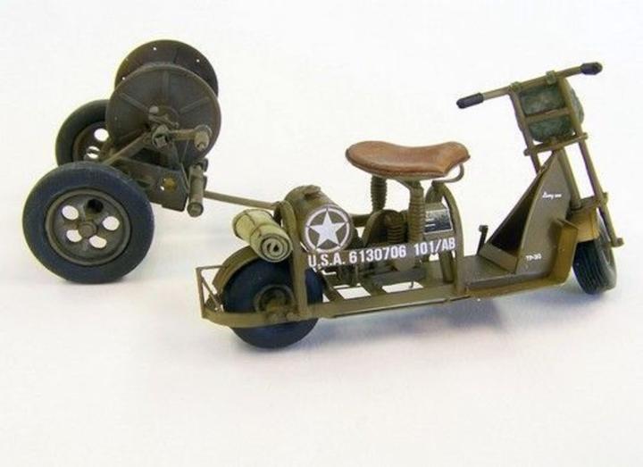 Actual product image Plus Model U.S. airborne scooter with reel