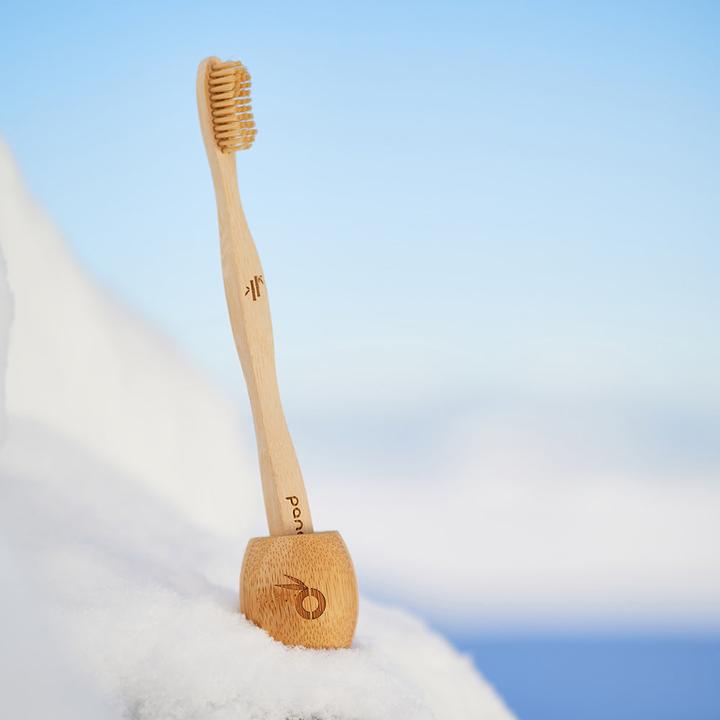 Actual product image Pandoo Bamboo toothbrush, 1 piece (Medium, 1 x)