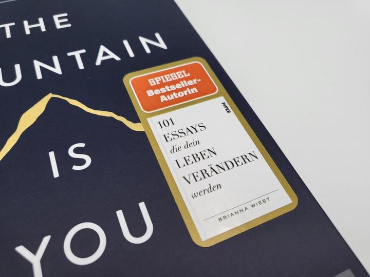 Actual product image The Mountain Is You (German, Brianna Wiest, Renate Grasstat, 2022)