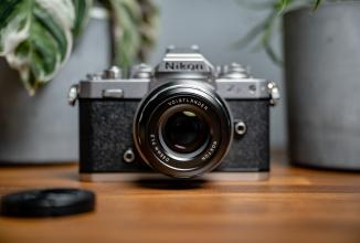 Produktbild Voigtländer Nokton D35mm / 1.2 schwarz (Nikon Z, APS-C / DX)
