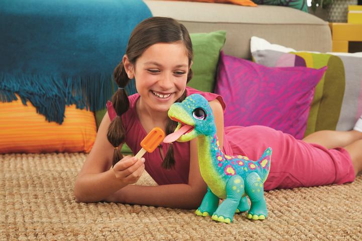 Actual product image FurReal Snackin’ Sam the Bronto (33 cm)