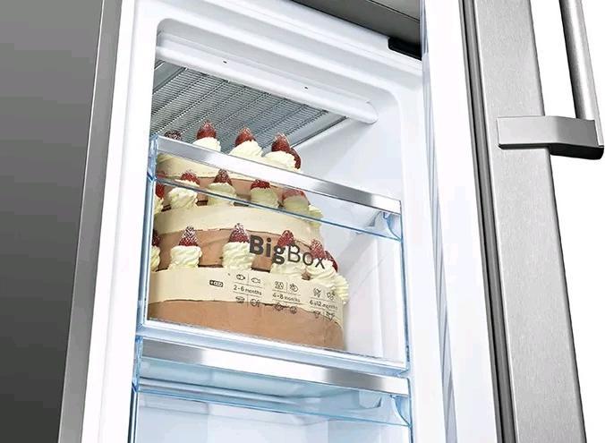 Actual product image Bosch Hausgeräte Series 4 Freestanding FridgeFreezerE (343 l)