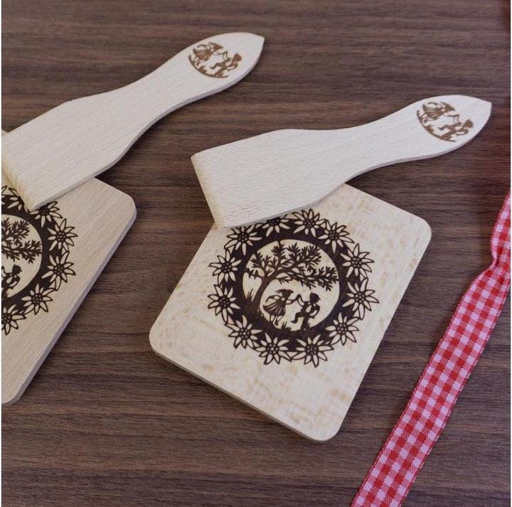 Actual product image Trendform Raclette Coaster/Scraper SWISS TRADITION