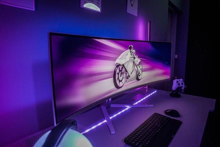 Immagine prodotto Philips Evnia 49M2C8900/00 (5120 x 1440 pixel, 48.90")