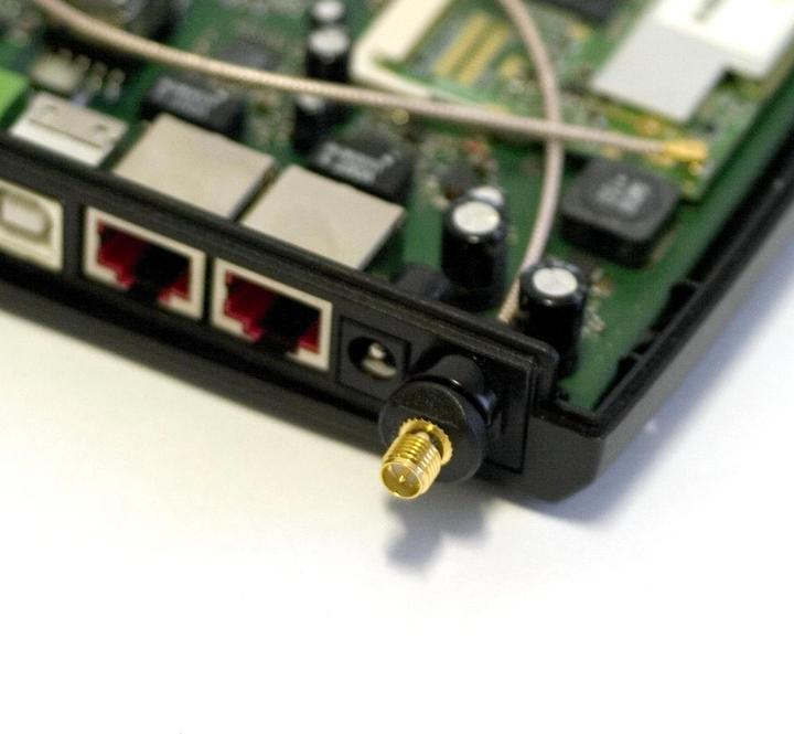 Actual product image Varia Clip Pigtail RP-SMA female to U.FL for FRITZ!Box and Speedport (2.50 dB, Antenna cable)