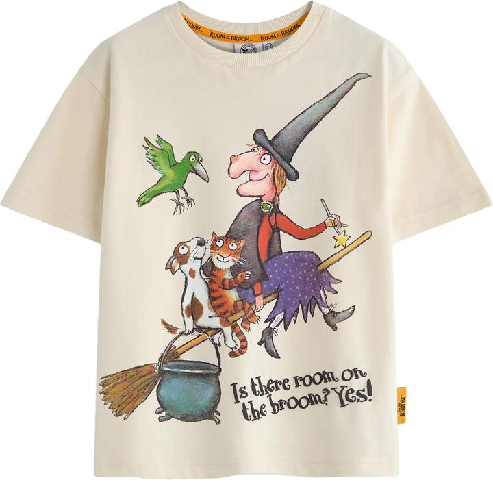 Actual product image The Gruffalo Childrens/Kids Room On The Broom Group Pose Short-Sleeved T-Shirt (104)