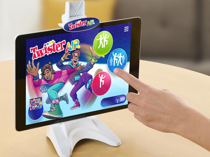 Actual product image Hasbro Twister Air