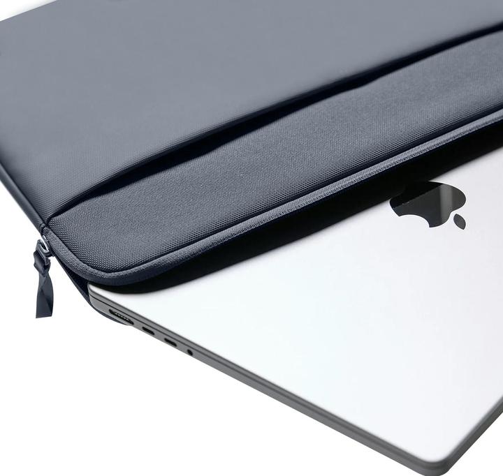 Actual product image Incase A.R.C