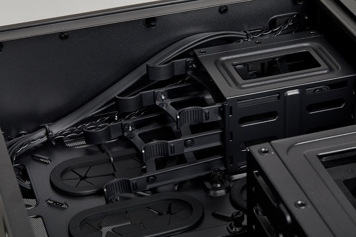 Actual product image Corsair Crystal 280X TG (mATX)