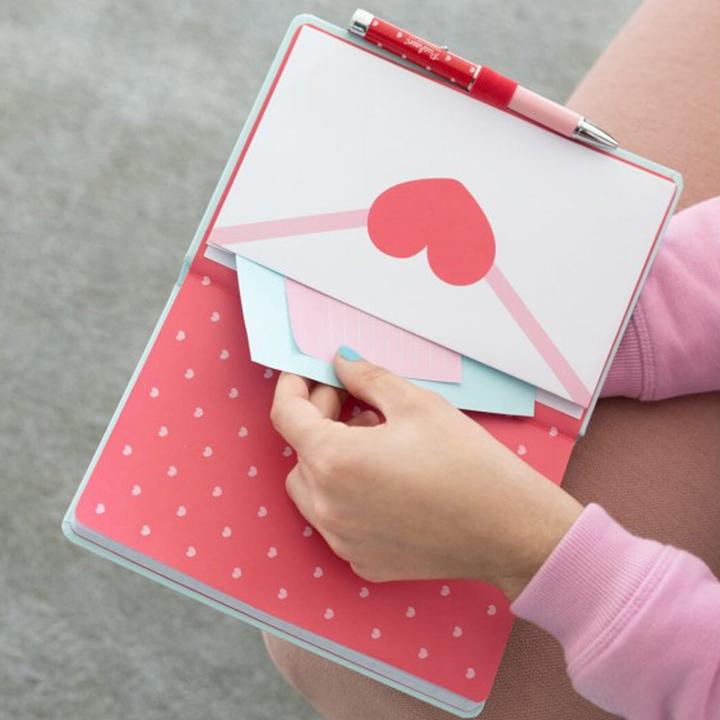 Actual product image Pusheen - Love Notes (A5, Hardcover)