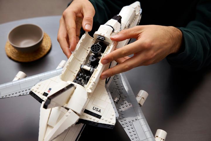 Actual product image LEGO 10360 Spaceshuttle-Transport-Jumbo