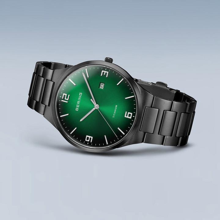 Produktbild Bering Titanium (Analoguhr, 40 mm)