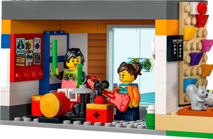 Actual product image LEGO School with school bus (60329, LEGO City)