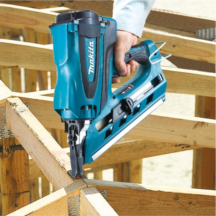 Actual product image Makita 7.2 V Battery Gas Nailer GN900SE