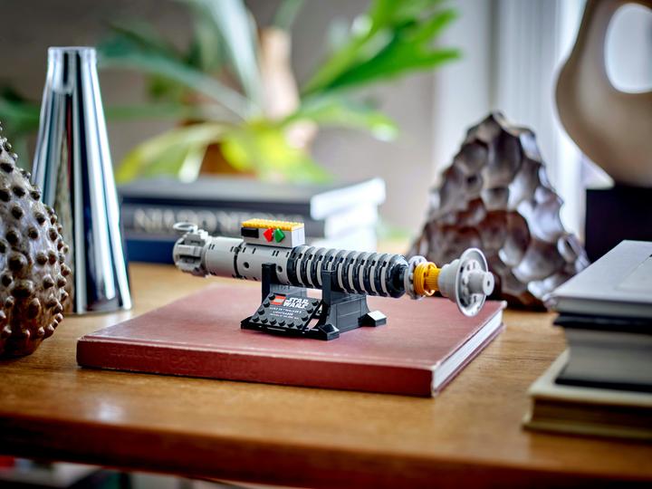 Produktbild LEGO Skywalkers Lichtschwert (40730, LEGO Star Wars)