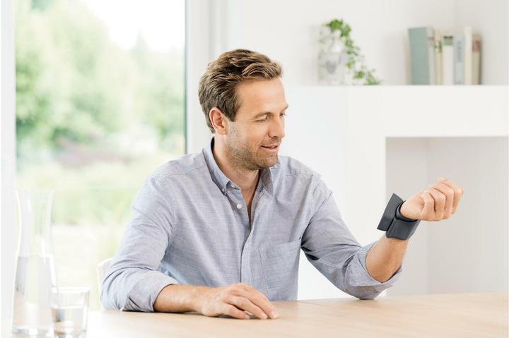 Actual product image Beurer BC27 (Blood pressure monitor wrist)