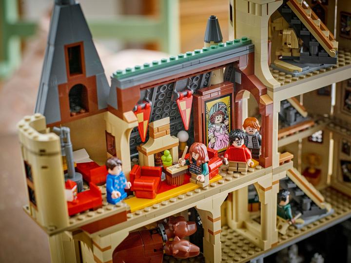 Actual product image LEGO Schloss Hogwarts: Der Hauptturm (76454, LEGO Harry Potter)