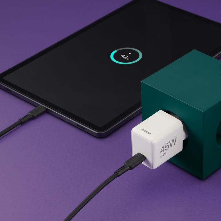 Actual product image Hama Fast charger, USB-C, PD/QC/GaN, super mini charger, 45 W, white (45 W)