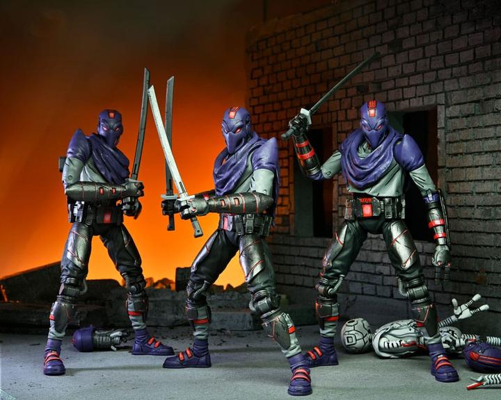 Actual product image Neca Teenage Mutant Ninja Turtles: The Last Ronin figurine Ultimate Foot Bot 18 cm