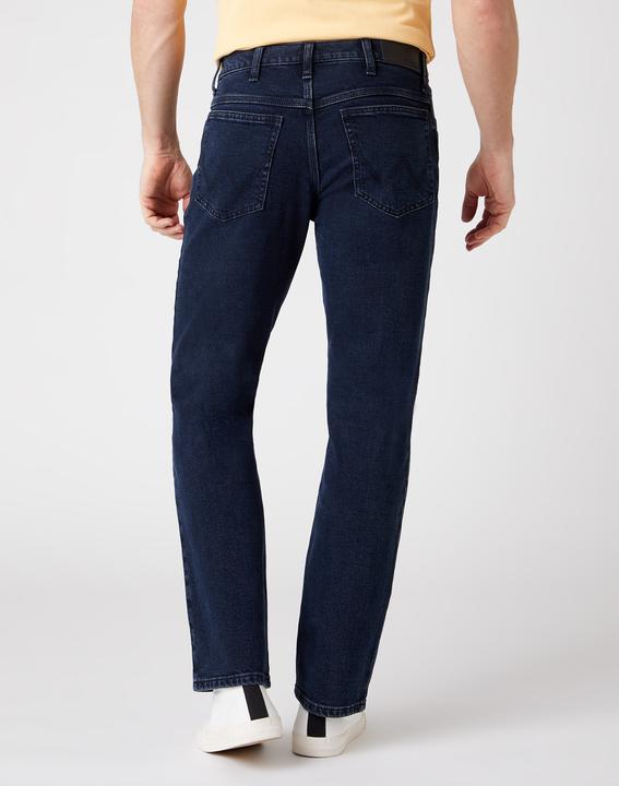 Actual product image Wrangler Authentic Straight (W32/L30)