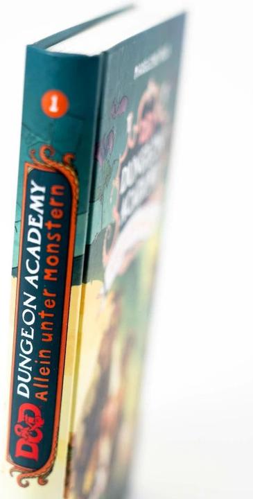 Actual product image Dungeons & Dragons. Dungeon Academy - Allein unter Monstern (German, Madeleine Roux, 2023)