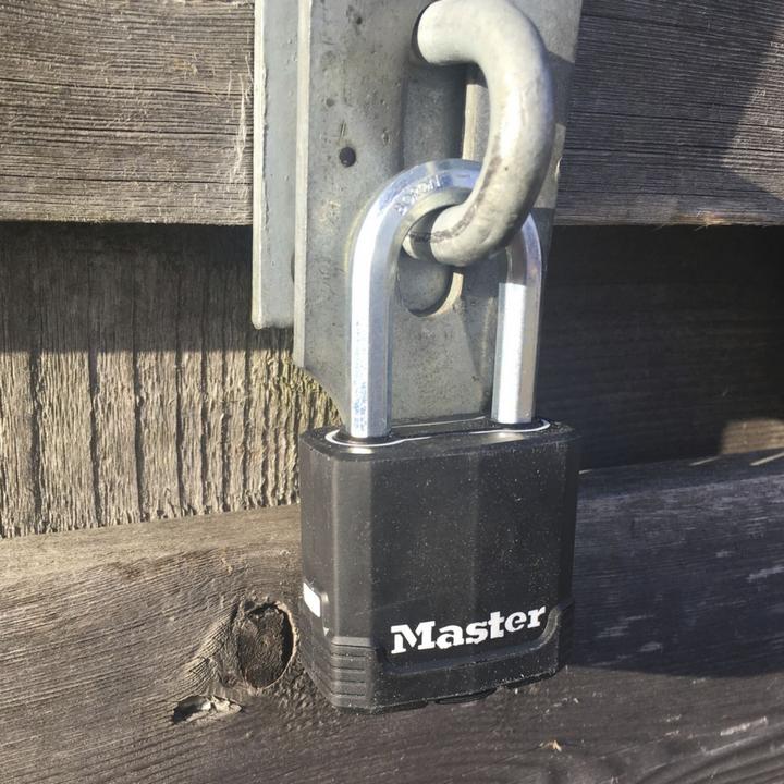 Actual product image Master Lock MasterLock EXCELL 48 mm rubber padlock - BOR