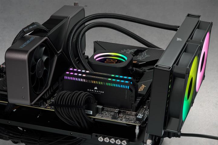 Image du produit Corsair Dominator Platinum RGB (2 x 16GB, 5600 MHz, RAM DDR5, DIMM)