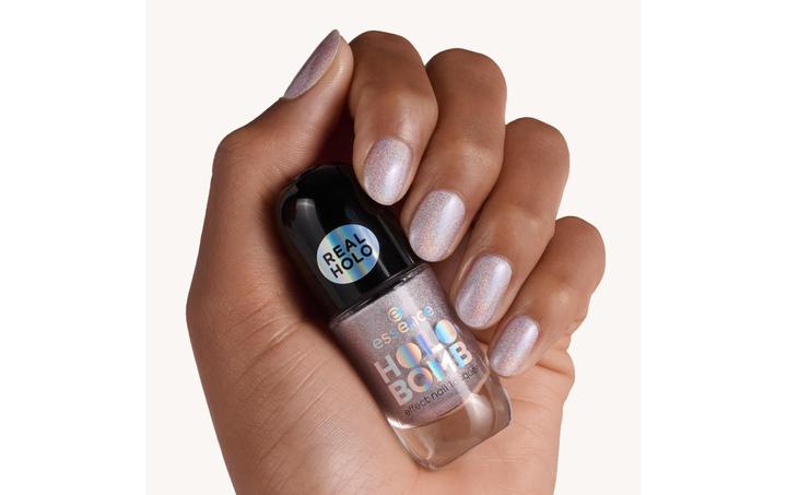 Image du produit essence Holo Bomb Effect Nail Lacquer 05 Holo Me Tight (Nude, Vernis couleur)