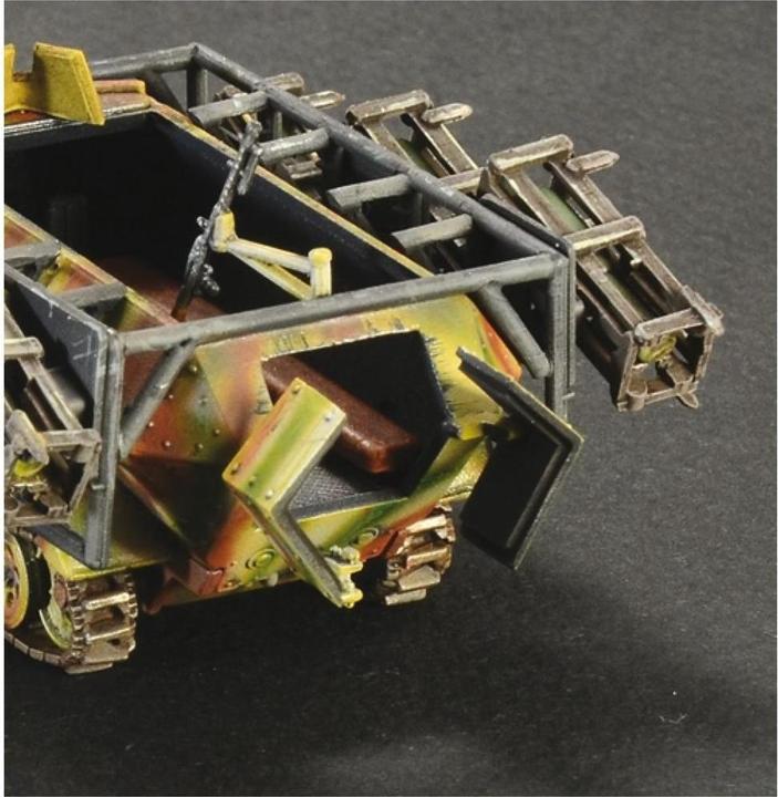 Actual product image 1:72 Sd.Kfz. 251/1 "Stuka On Foot