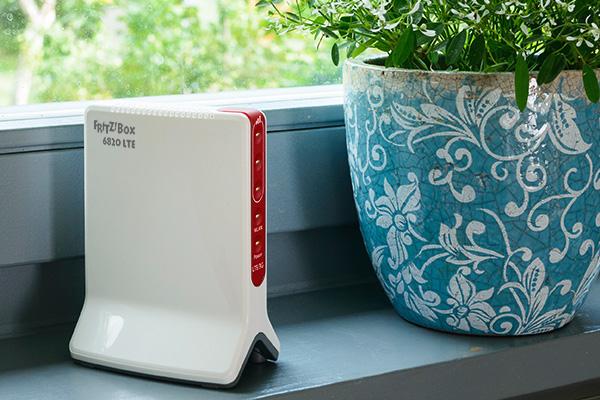 Produktbild AVM FRITZ!Box 6820 LTE International / CH