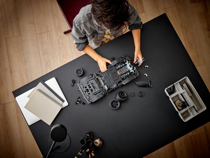 Actual product image LEGO Batman's Batmobile (42127, LEGO Technic)