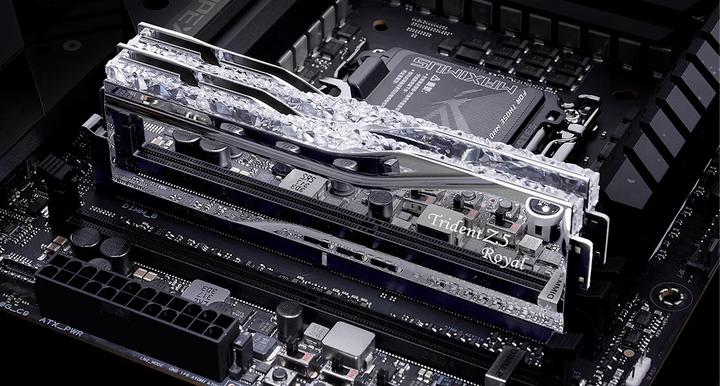 Produktbild G.Skill TRIDENT Z5 ROYAL RGB DDR5 2X48GB 6800MHZ CL34 SILVER F5-6800J3446F48GX2-TR5S (2 x 48GB, DDR5-RAM, DIMM)