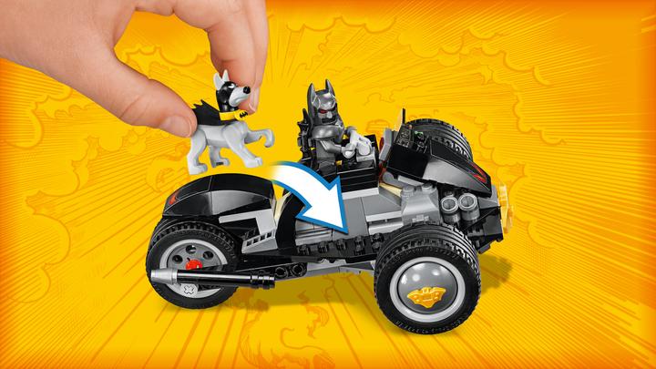 Image du produit LEGO Batman Attaque des talons (76110, LEGO DC)