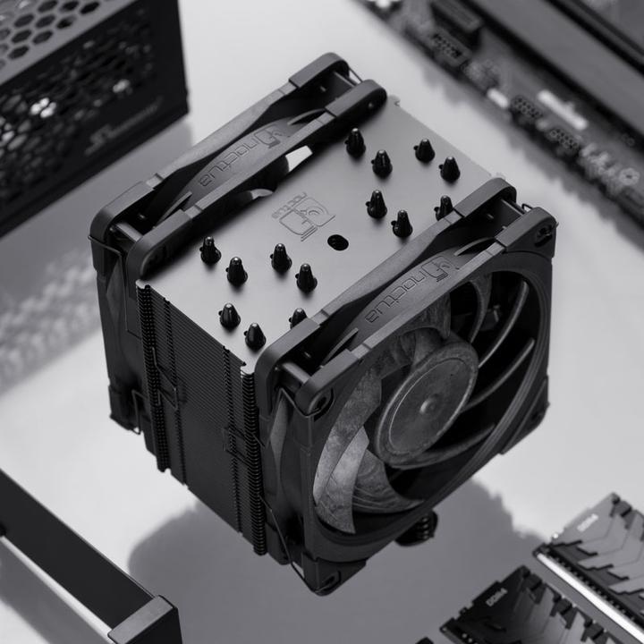 Actual product image Noctua NH-U12A chromax.black (158 mm)