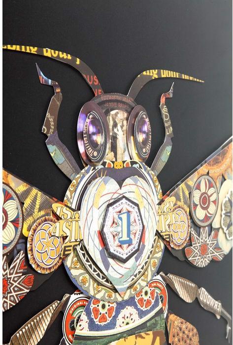 Actual product image Designlife Picture Frame Art Bee 60x60cm (60 x 60 cm)