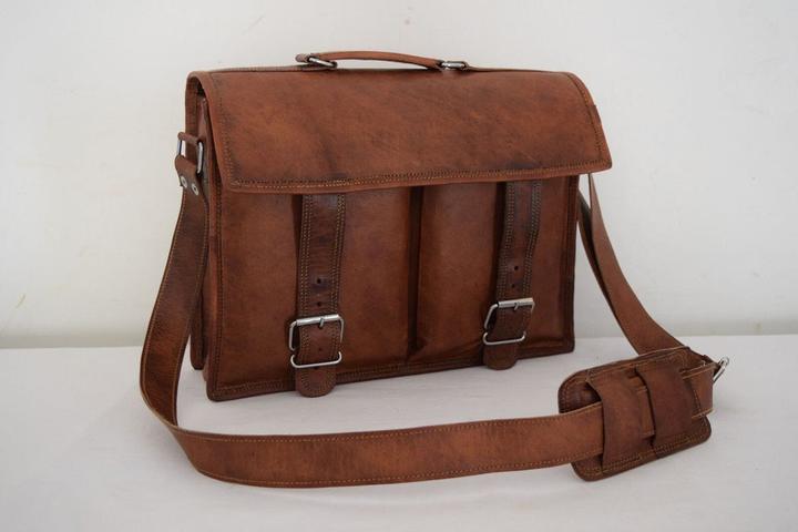 Produktbild Only-Bags.Store Der Anwalt Laptop, 18 Zoll (18")