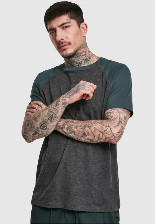 Actual product image Urban Classics Raglan Contrast Tee (5XL)