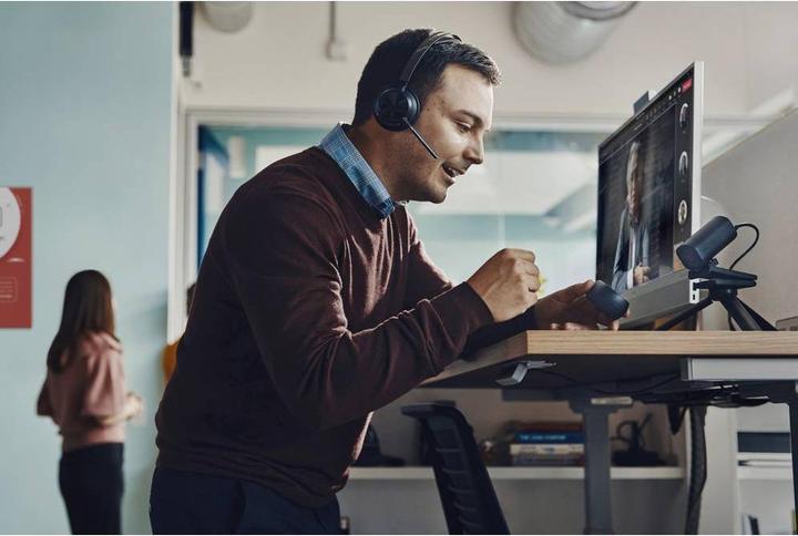 Actual product image HP POLY Voyager Focus 2 USB-C-C Headset +USB-C/A Adapter +Charging Stand