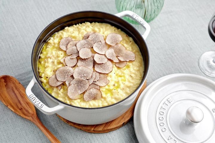 Actual product image Staub Cocotte (24 cm, Casserole + Stewpot, Cast iron)