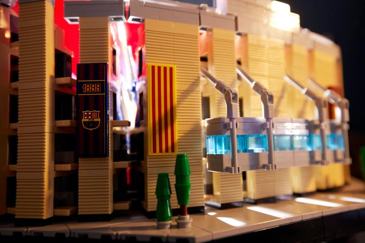 Produktbild LEGO ICONS CAMP NOU - FC BARCELONA 10284 (10284, LEGO Creator Expert, LEGO Seltene Sets)