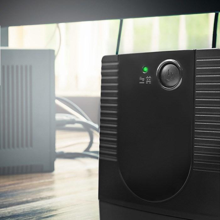 Actual product image Qoltec Zasilacz awaryjny UPS | Monolith | 1000VA | 600W (1000 VA, 600 W, Line-interactive UPS)