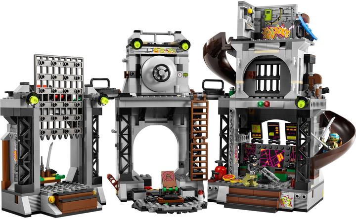 Actual product image LEGO Teenage Mutant Ninja attack on the Turtle hideout (79117)
