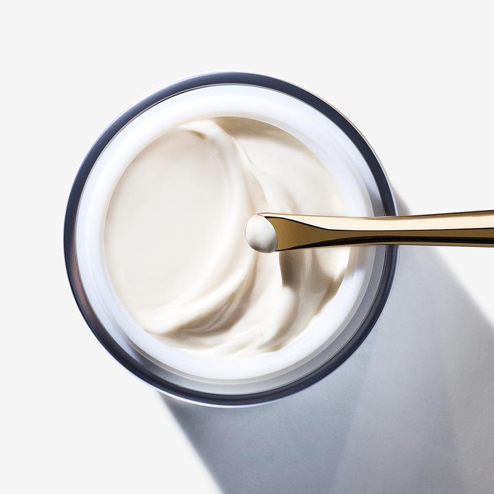Immagine prodotto Estée Lauder - Crema viso illuminante Re-Nutriv (Ultimate Radiante White Brightening Youth Creme) (50 ml, Crema 24h)