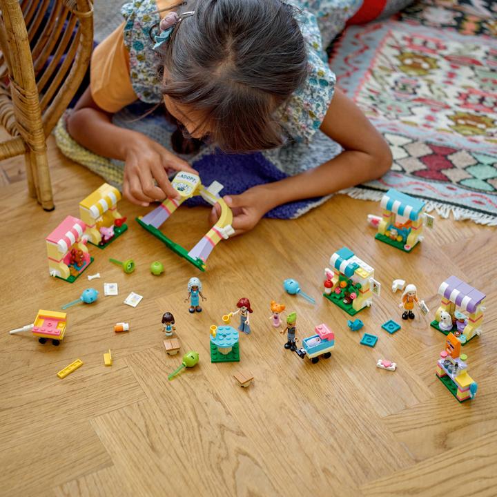 Image du produit LEGO Friends 42615 La Journée d’Adoption des Animaux (42615, LEGO Friends)