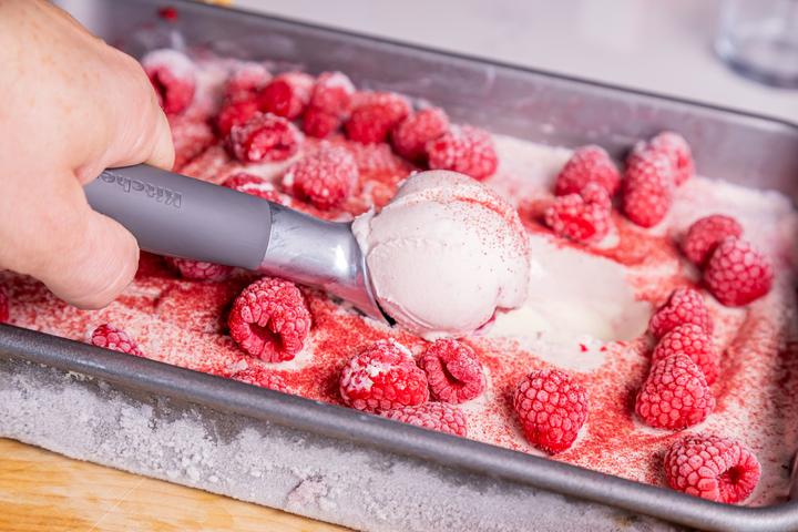Actual product image Ka Core Ice Cream Scoop Charcoal Grey (Ice cream scoop)