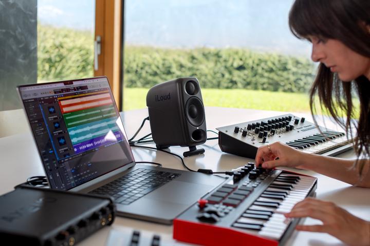 Actual product image IK Multimedia iLoud Micro Monitor Pro Single (Active, 1 pc., 1x 50 W)