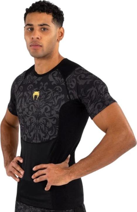 Produktbild Venum Ilia Topuria Unmatched Short Sleeve Rashguard Black Gold (L)