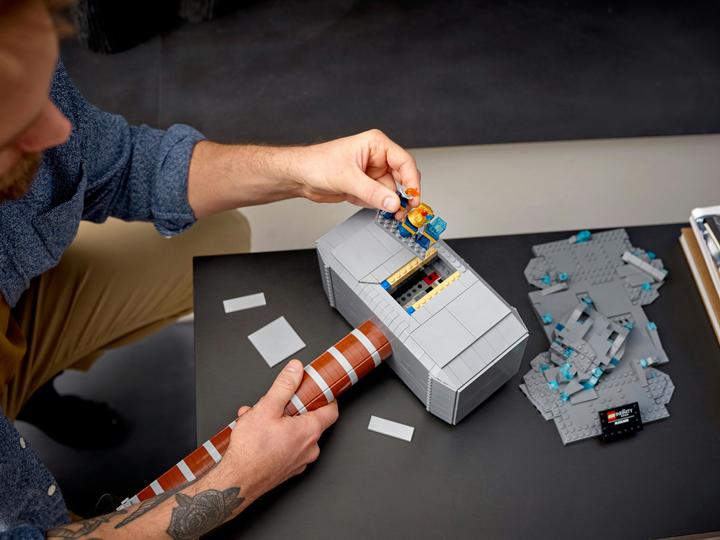 Actual product image LEGO Thor's hammer (76209, LEGO Rare Sets, LEGO Marvel)