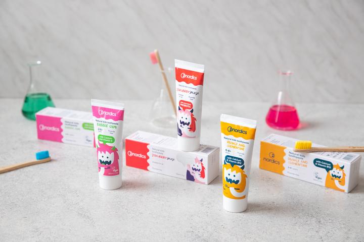 Immagine prodotto Nordics Dentifricio per bambini Strawberry Splasch probiotico senza fluoro (50 ml)