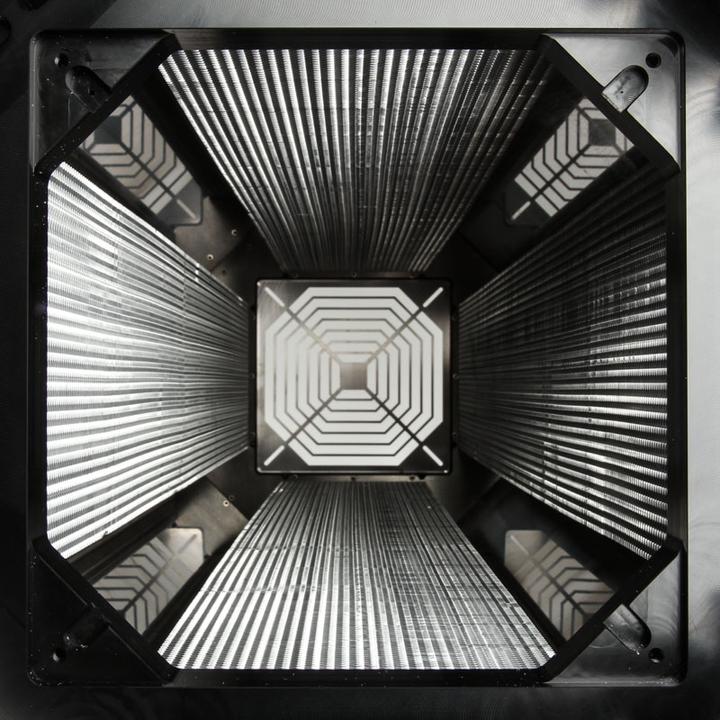 Actual product image Aqua Computer airplex Gigant 3360 - aluminum (140 mm)